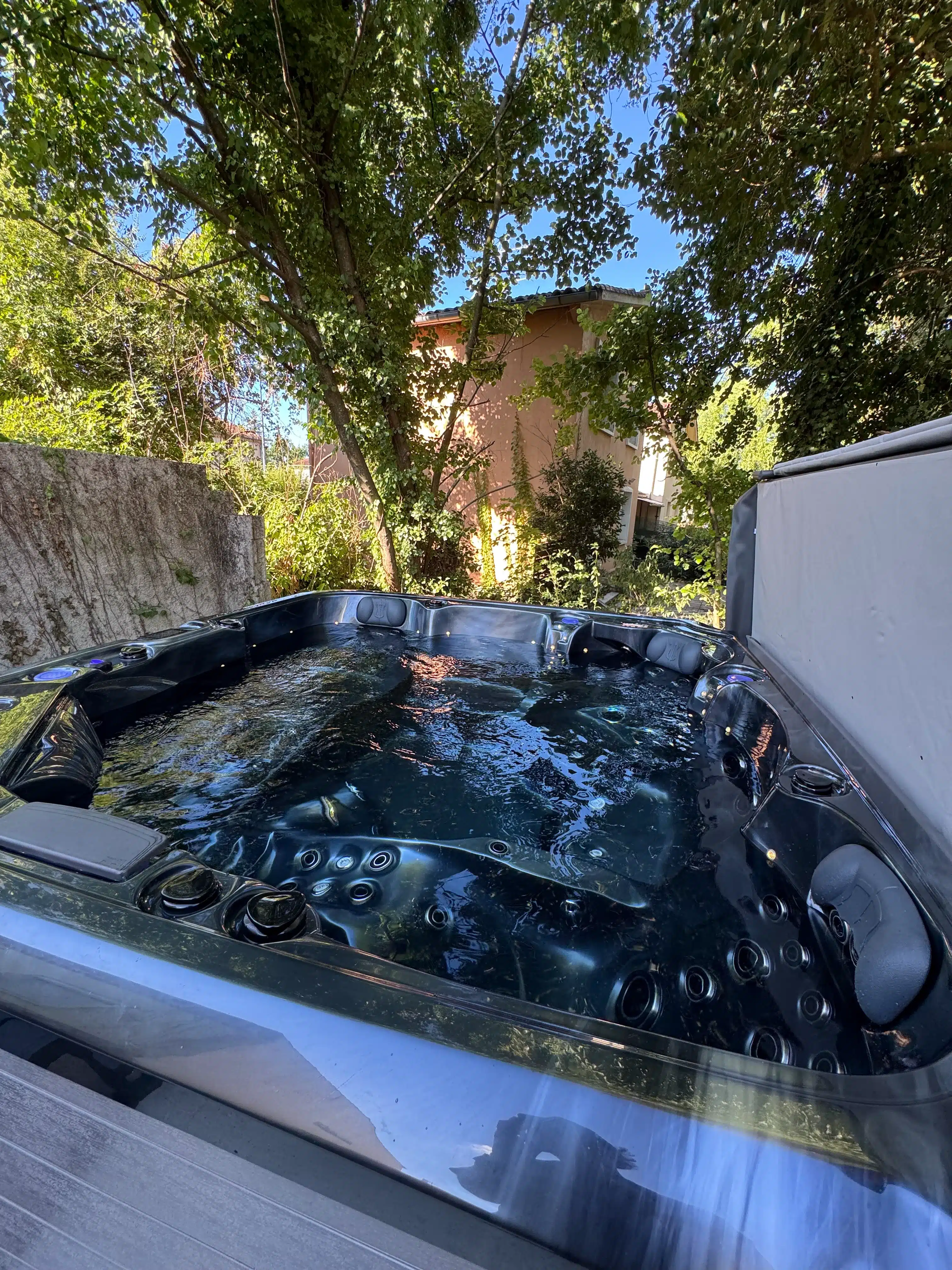 https://oama-spa.fr/wp-content/uploads/2026/09/oama-spa-installation-spa-orion-5-places-castres.webp