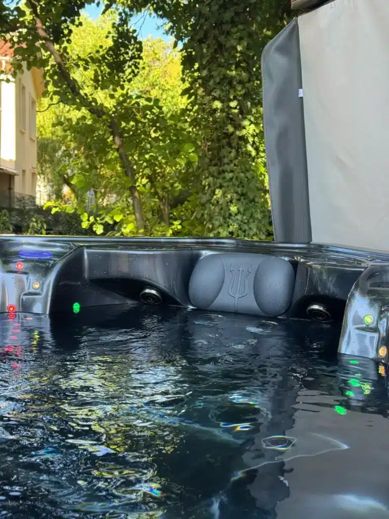 Cuve Midnight Opal du spa Orion en eau à Castres dans le Tarn