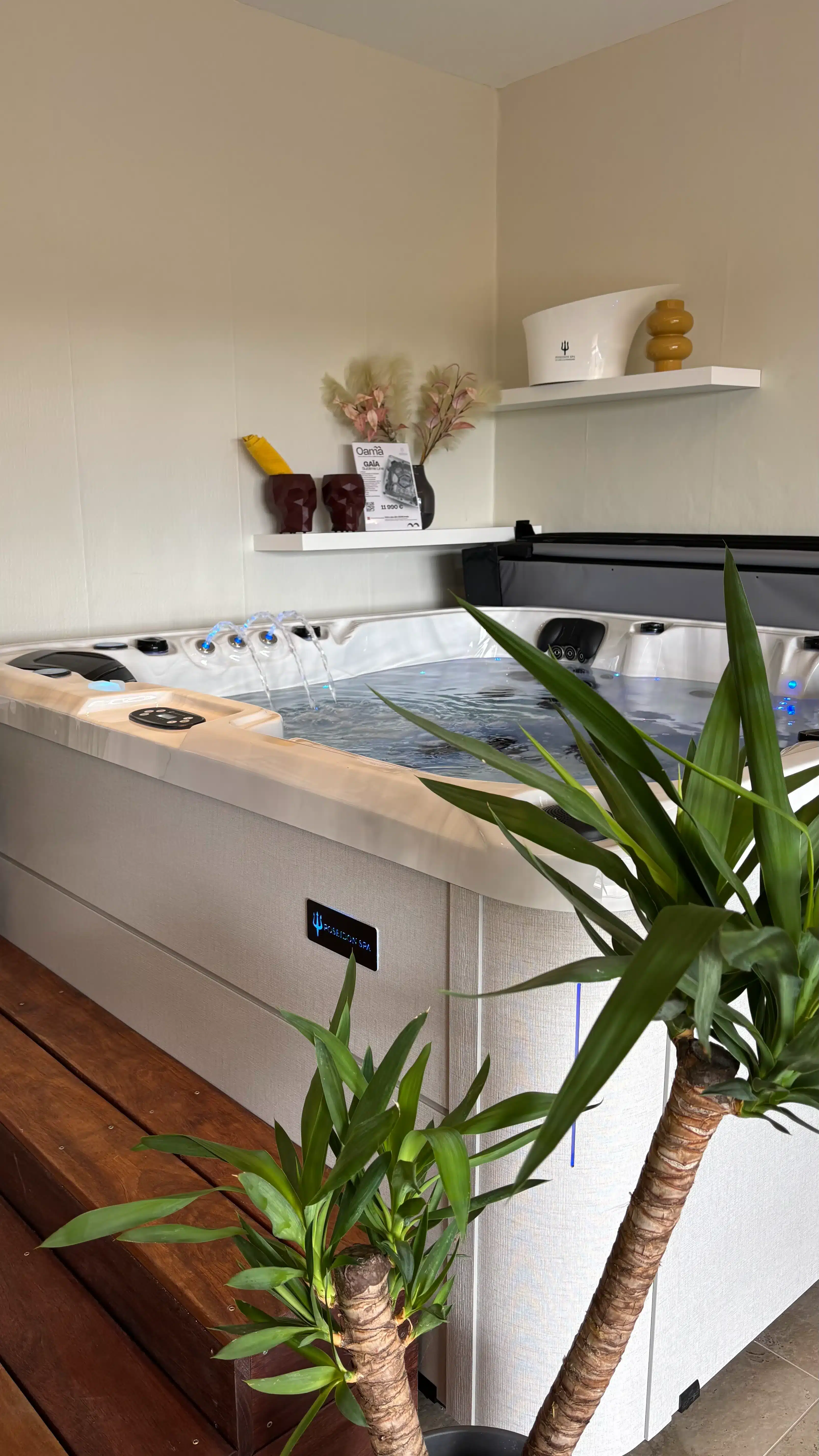 Bienfaits de la balnéothérapie à domicile dans le spa Gaïa 5 places en eau au showroom Oama Spa