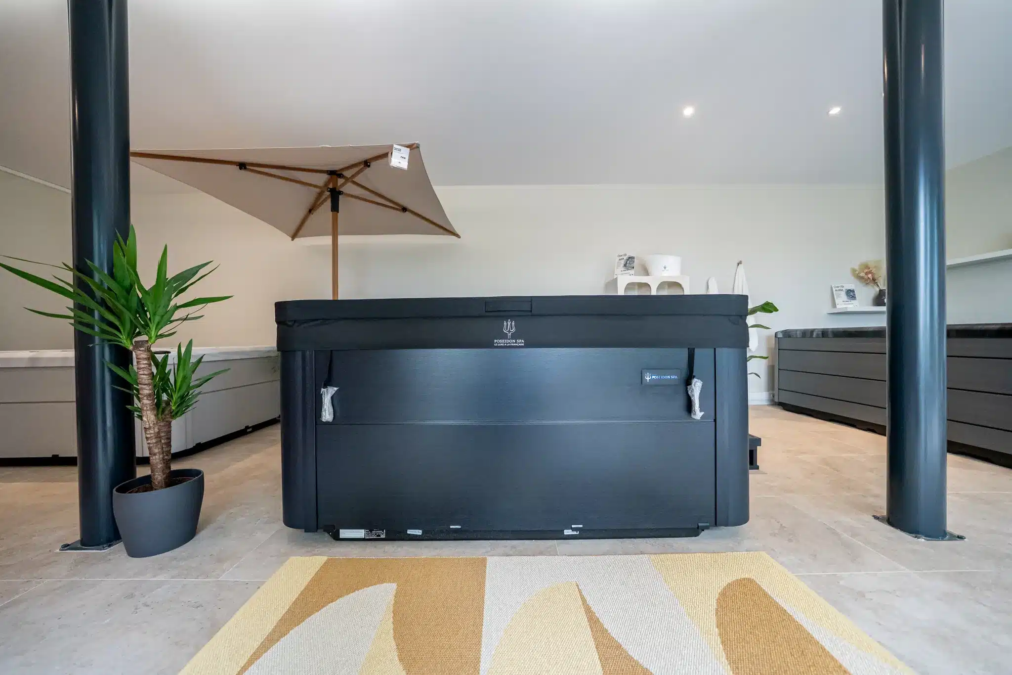 https://oama-spa.fr/wp-content/uploads/2026/10/oama-spa-gaia-expo-showroom3.webp