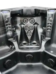Jets Trident d'un spa Poséidon pour un massage du dos en balnéothérapie à domicile